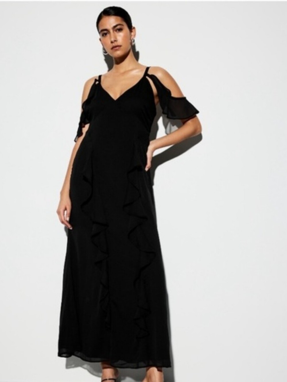 Old Navy 6 Black Cold-Shoulder Ruffle Maxi Dress Off Shoulder